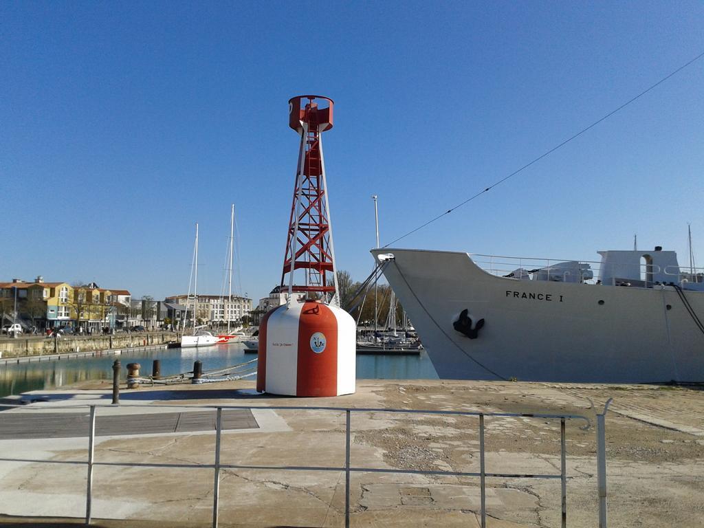 Hotel La Marine, Vieux Port Ла-Рошель Экстерьер фото
