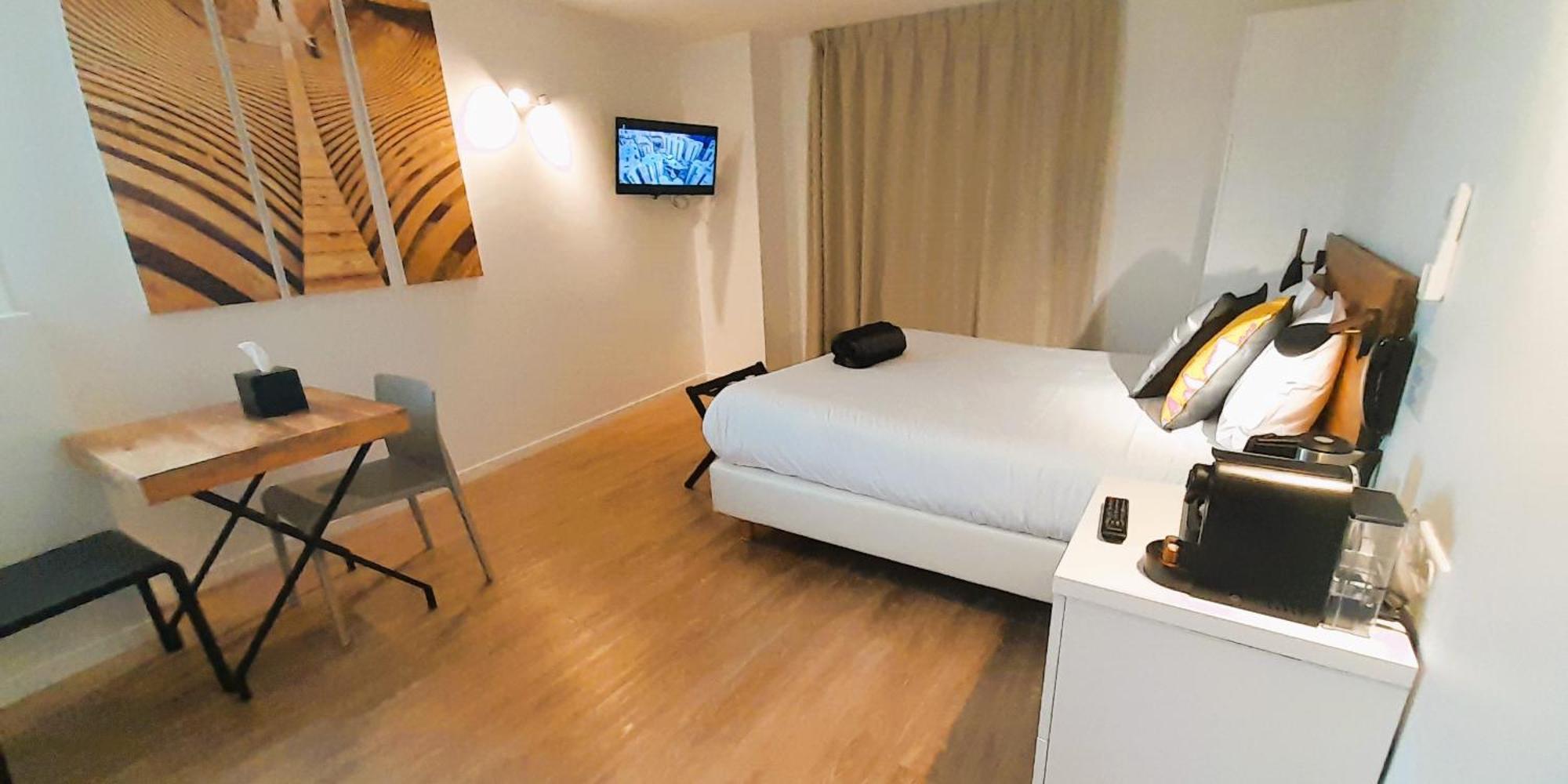 Hotel La Marine, Vieux Port Ла-Рошель Экстерьер фото