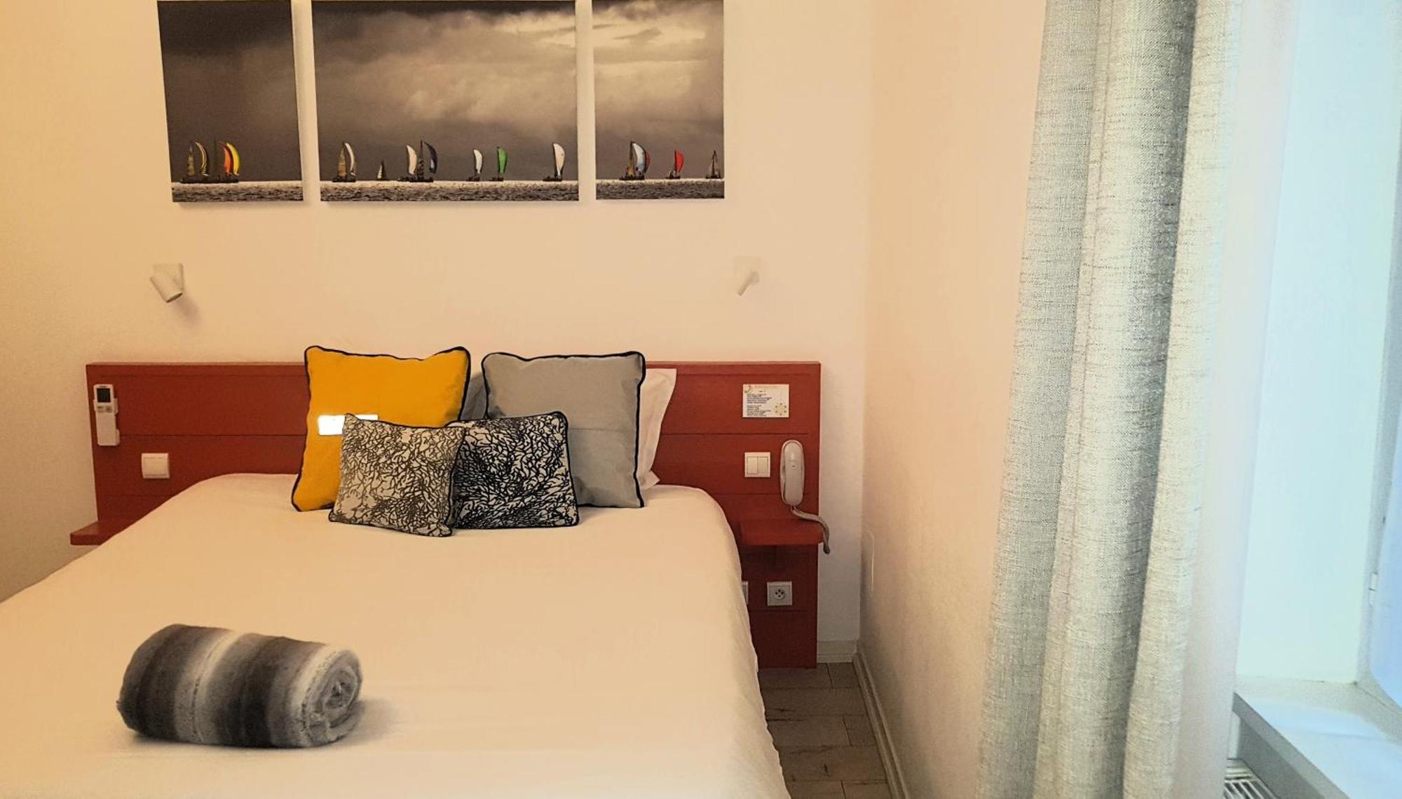 Hotel La Marine, Vieux Port Ла-Рошель Экстерьер фото